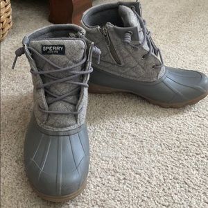 Women’s grey Sperry boots